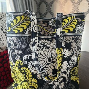 ⭐️Vera Bradley Baroque  Bag Quilted Paisley Black Yellow Great Colors